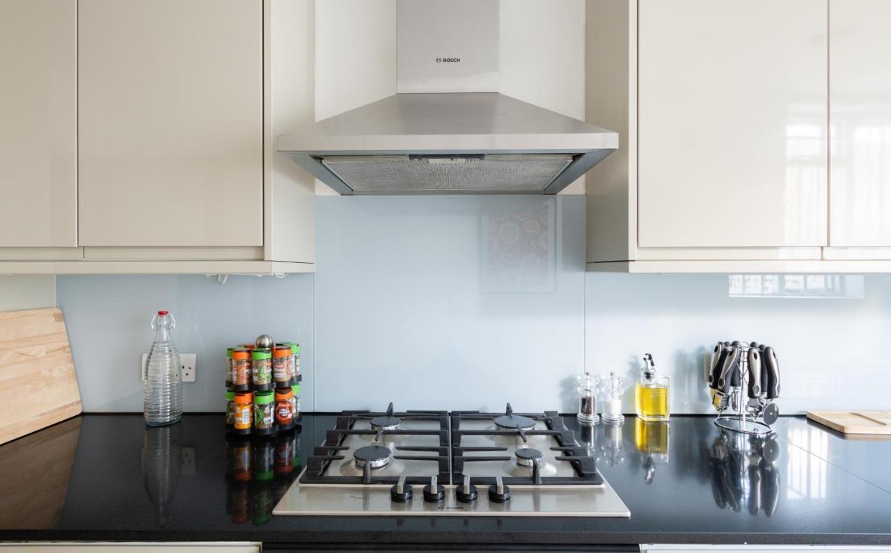 The Chelsea Arms - Bright 3Bdr With Garden & Private Parking Apartment London Ngoại thất bức ảnh